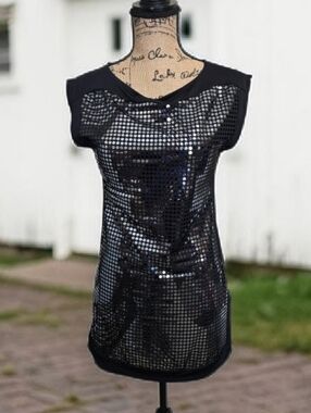 Black Sequin Cap-Sleeve Women’s Top